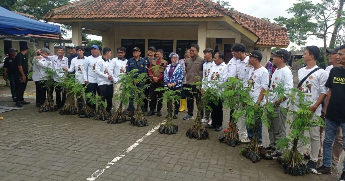 Penanaman 1.000 Pohon di TPA Jatiwaringin, Aida Hubaedah Tekankan Kepedulian Lingkungan
