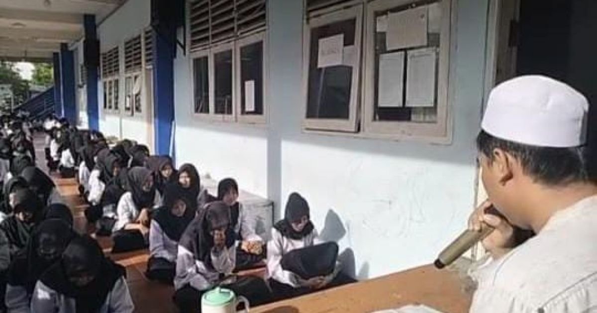 Jumat Pagi Bernuansa Spiritual, SMP Al-Barokah Perkuat Ketakwaan Siswa