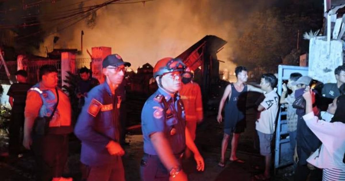 Rumah Makan Sambal Gledek Dilahap Api