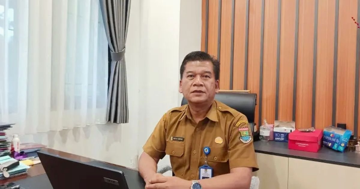 Sekretaris Disdukcapil Kabupaten Tangerang, Hedi Mochamad Hertadi, memberikan keterangan terkait percepatan kepemilikan Kartu Identitas Anak (KIA) bagi anak usia 0–17 tahun di Kabupaten Tangerang.
