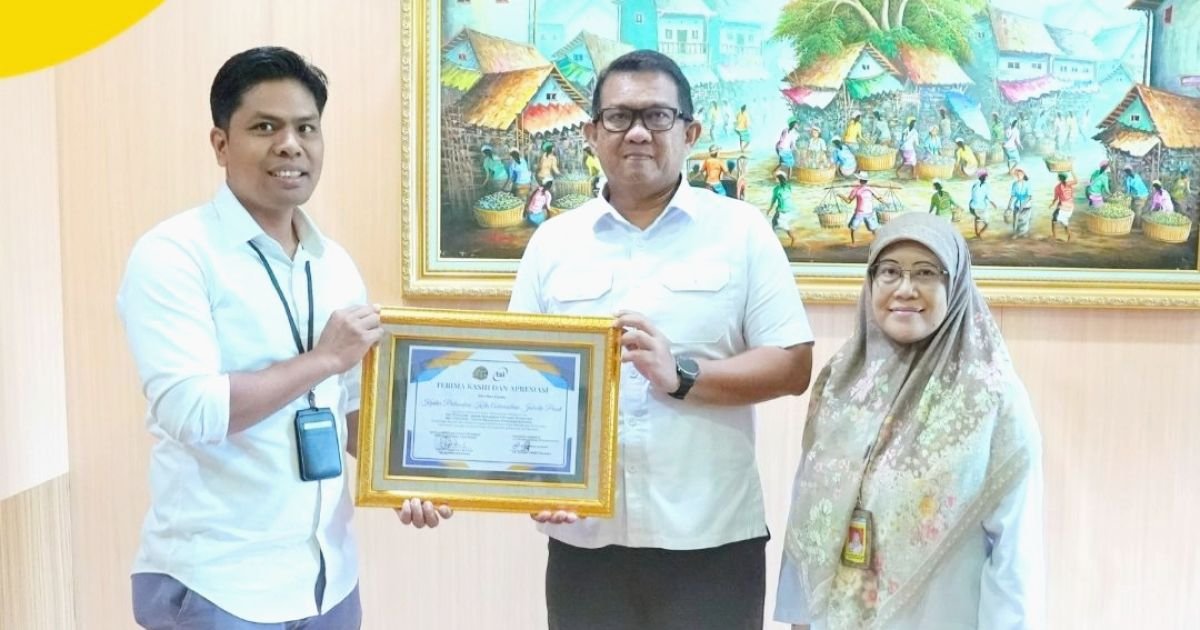 Pertanahan Kota Administrasi Jakarta Pusat menerima penghargaan atas kontribusi implementasi ISO 27001:2022 dan ISO 27701:2019 dalam penguatan keamanan informasi dan perlindungan data layanan pertanahan elektronik.