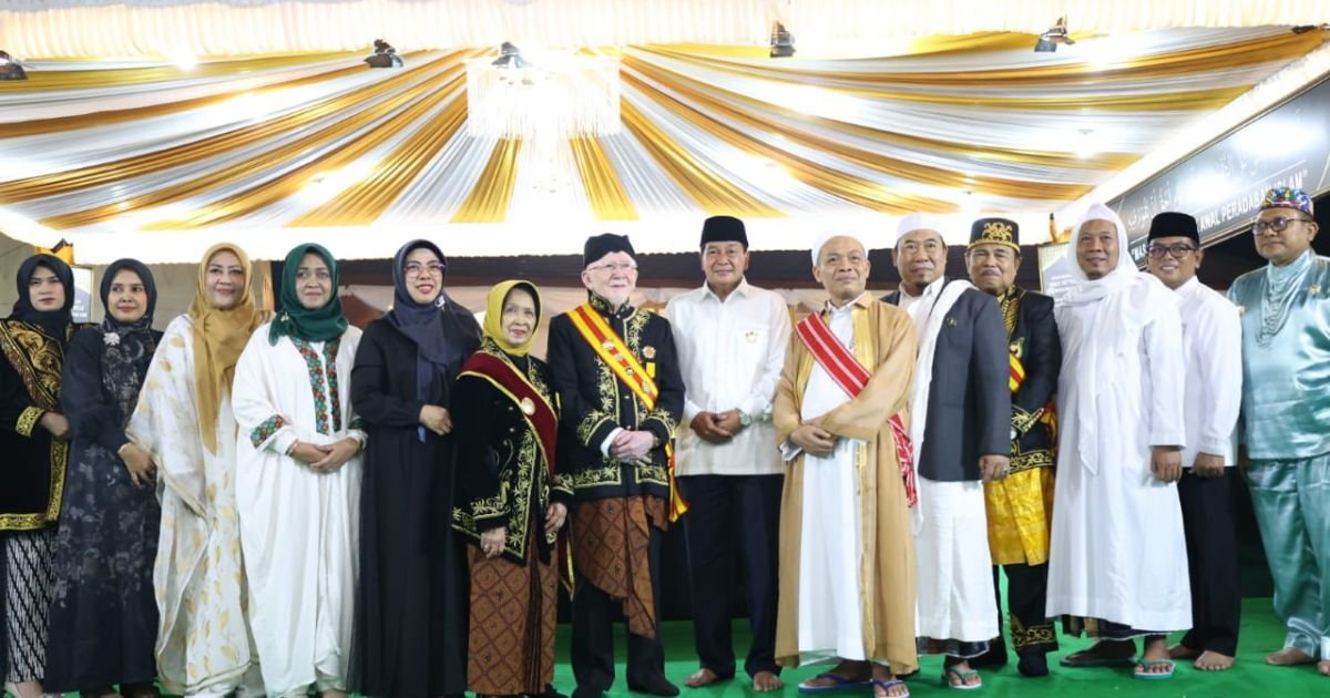 peringatan Isra Mi’raj Nabi Muhammad SAW yang dirangkaikan dengan peresmian Masjid Kasepuhan Tangerang Raya Al-Istiqliyyah di Komplek Al-Istiqlaliyyah, Cilongok, Kecamatan Pasar Kemis, Kabupaten Tangerang, Kamis malam (15/1/2026).