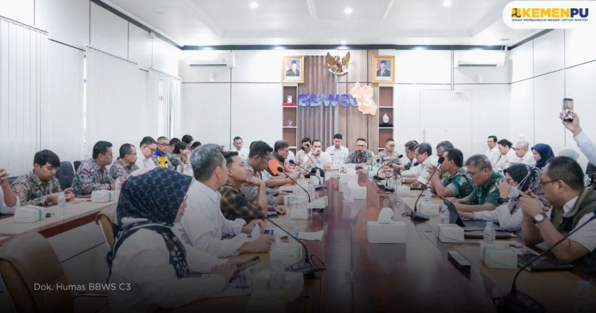 Rapat Koordinasi lintas sektor ini difokuskan pada identifikasi akar masalah dan penyusunan strategi penanganan banjir secara komprehensif
