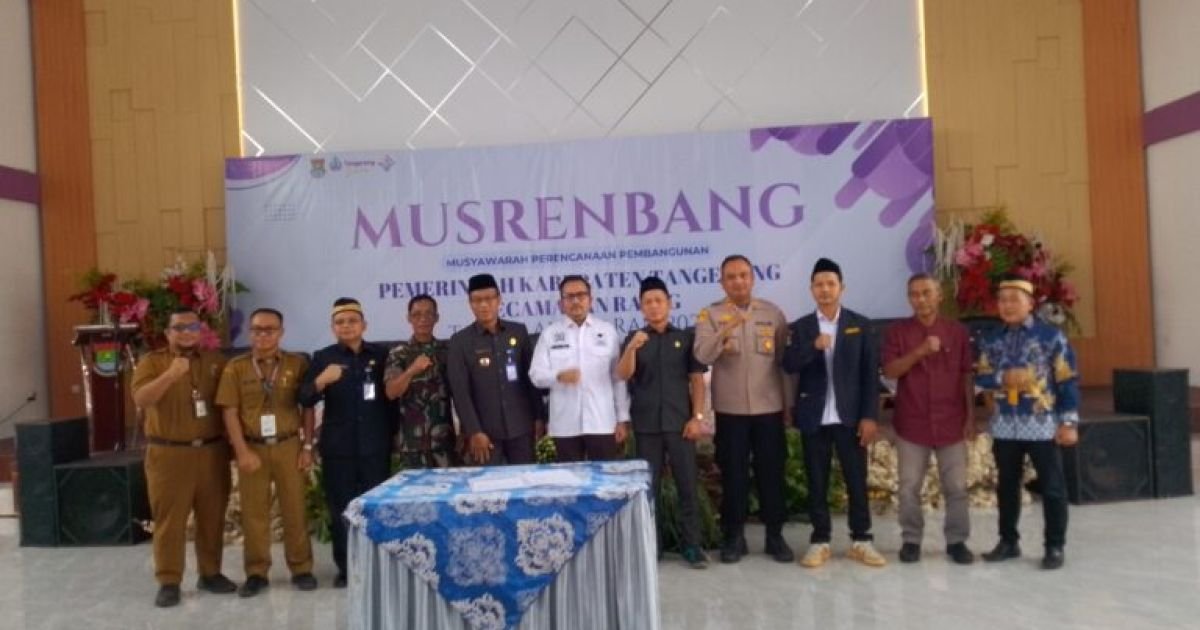 Perwakilan Bappeda Kabupaten Tangerang saat menghadiri Musrenbang Kecamatan Rajeg.