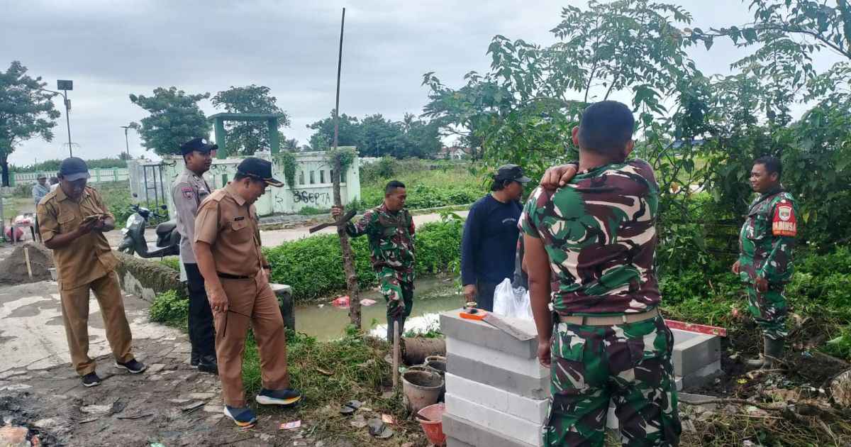 Kolaborasi TNI-Kelurahan Pakuhaji Bangun Fasilitas Pembakaran Sampah