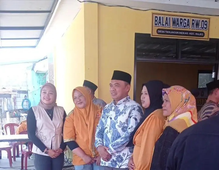 Ketua DPRD Kabupaten Tangerang Resmikan Balai Warga RW 09 Desa Tanjakan Mekar