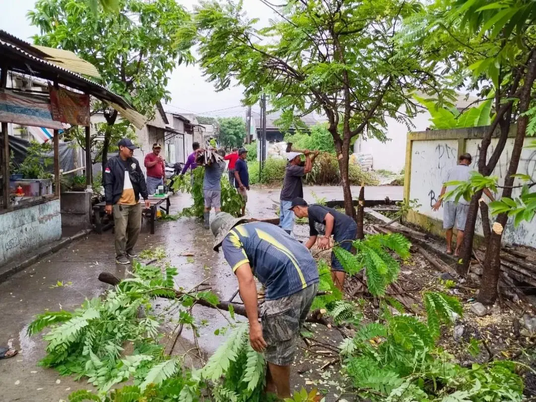 Program JATI DIRI Dorong Warga Salembaran Jaya Jaga Kebersihan Lingkungan