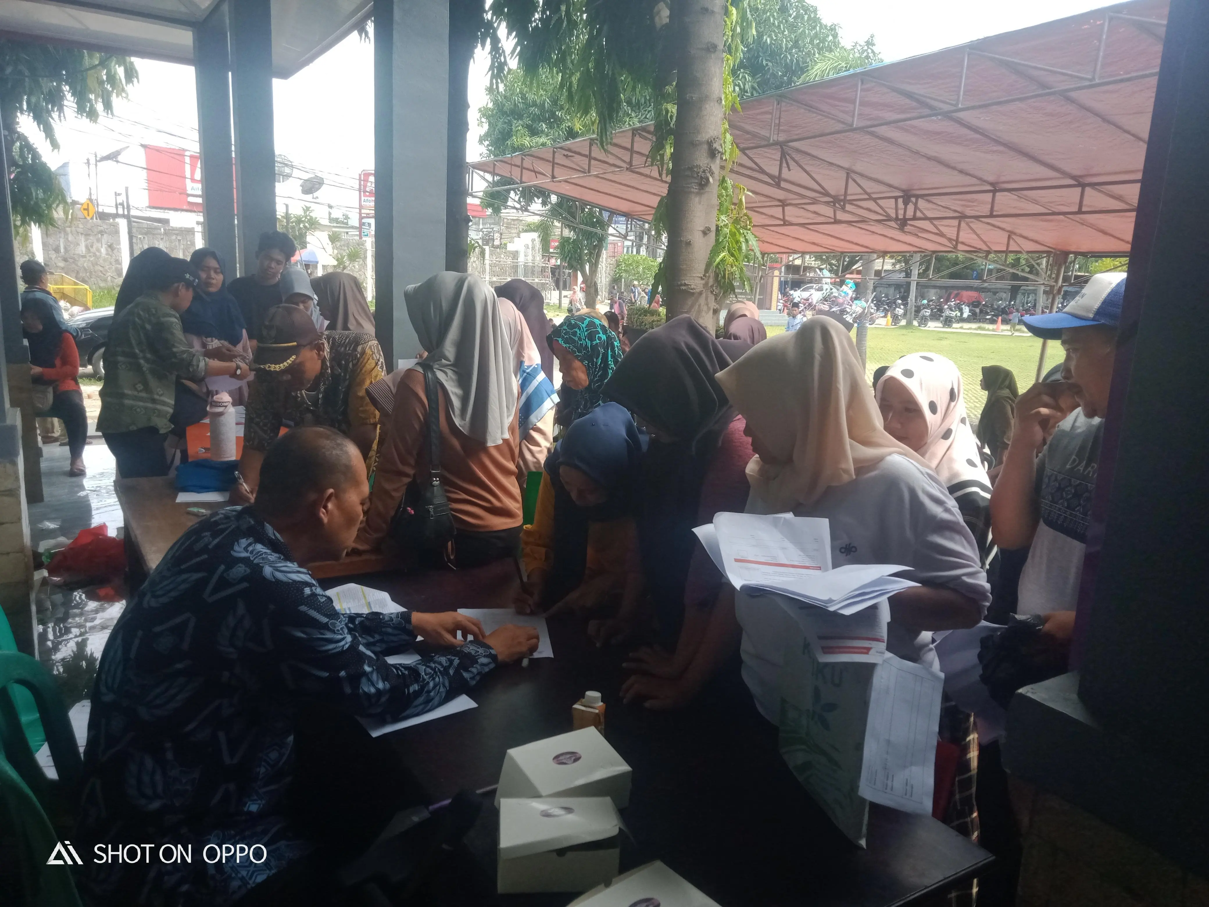 Bantuan UEP–JSK Disalurkan di Sepatan, Dinsos Banten Tegaskan Dana Diterima Utuh Tanpa Potongan