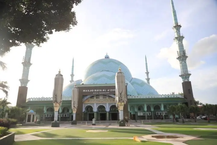 Heboh Video Menara Masjid Al-A’zhom Bergoyang, Ini Fakta Sebenarnya